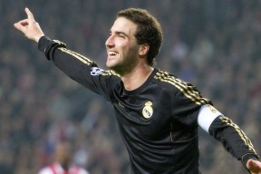 开云APP-_猛龙队坚韧不拔，逆转战局取胜_，猛龙队重建