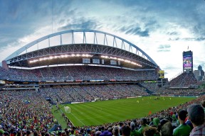 意甲赛场上发生了一场惊心动魄的比赛，意甲赛场上发生了一场惊心动魄的比赛英语